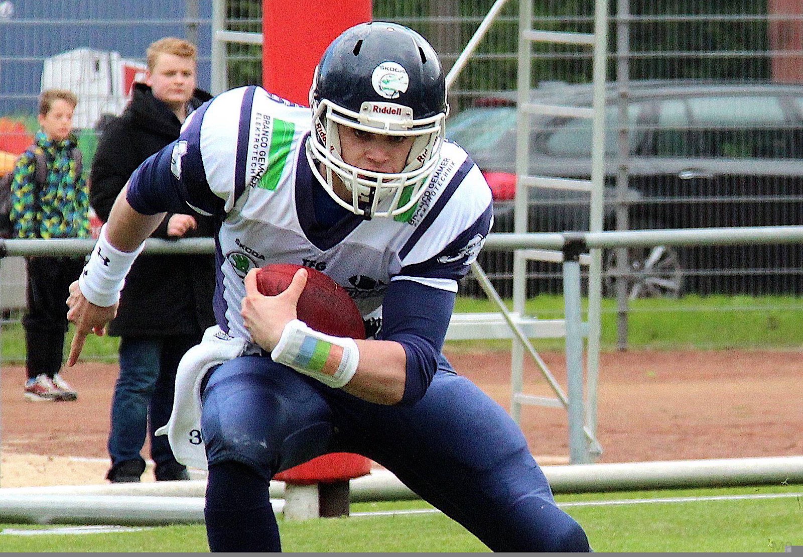 Lieferte eine uberragende Partie ab U19 Typhoons Quarterback Martin Pinter