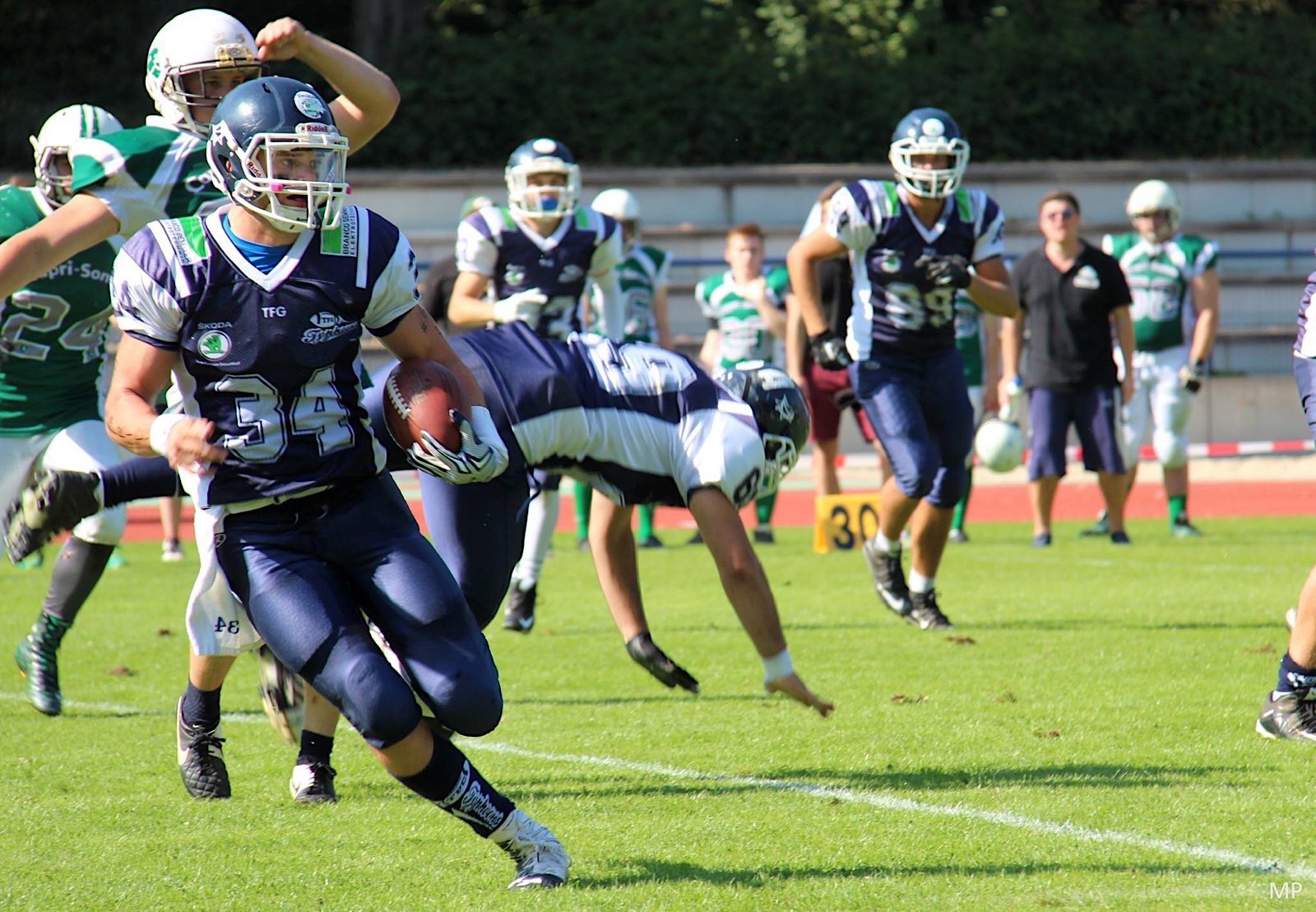 QB Martin Pinter 34 in seinem letzten Spiel fur die TFG Typhoons