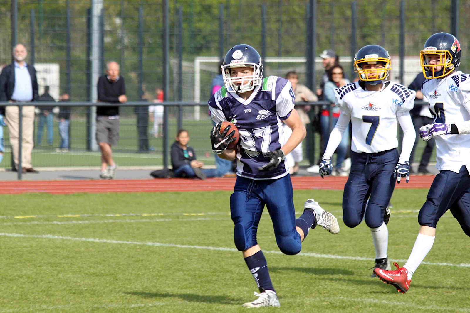 U16 Typhoons Wide Receiver Finn Schnitzler 87 erzielte zwei Touchdowns