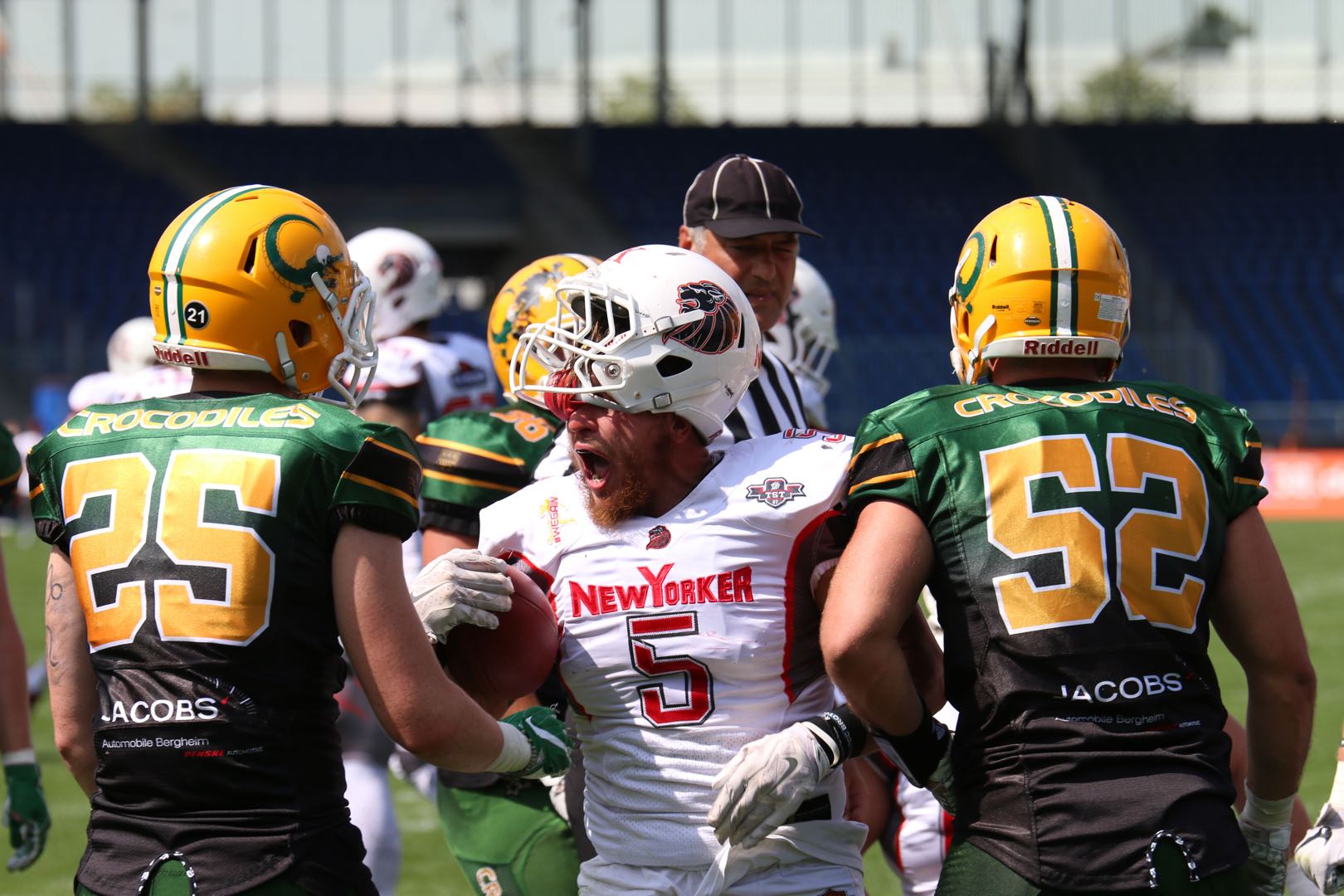 LB 5 A. Darkangelo erzielte seinen 1. TD für die LIons als RB