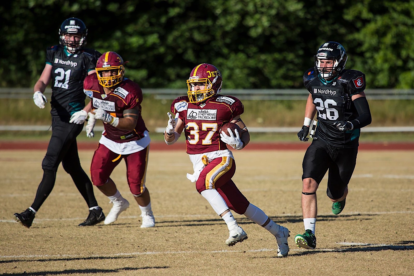 Niko Nikolakopoulos mit seinem ersten Touchdown im Herrenbereich der Jets (Foto: Richard Welde)