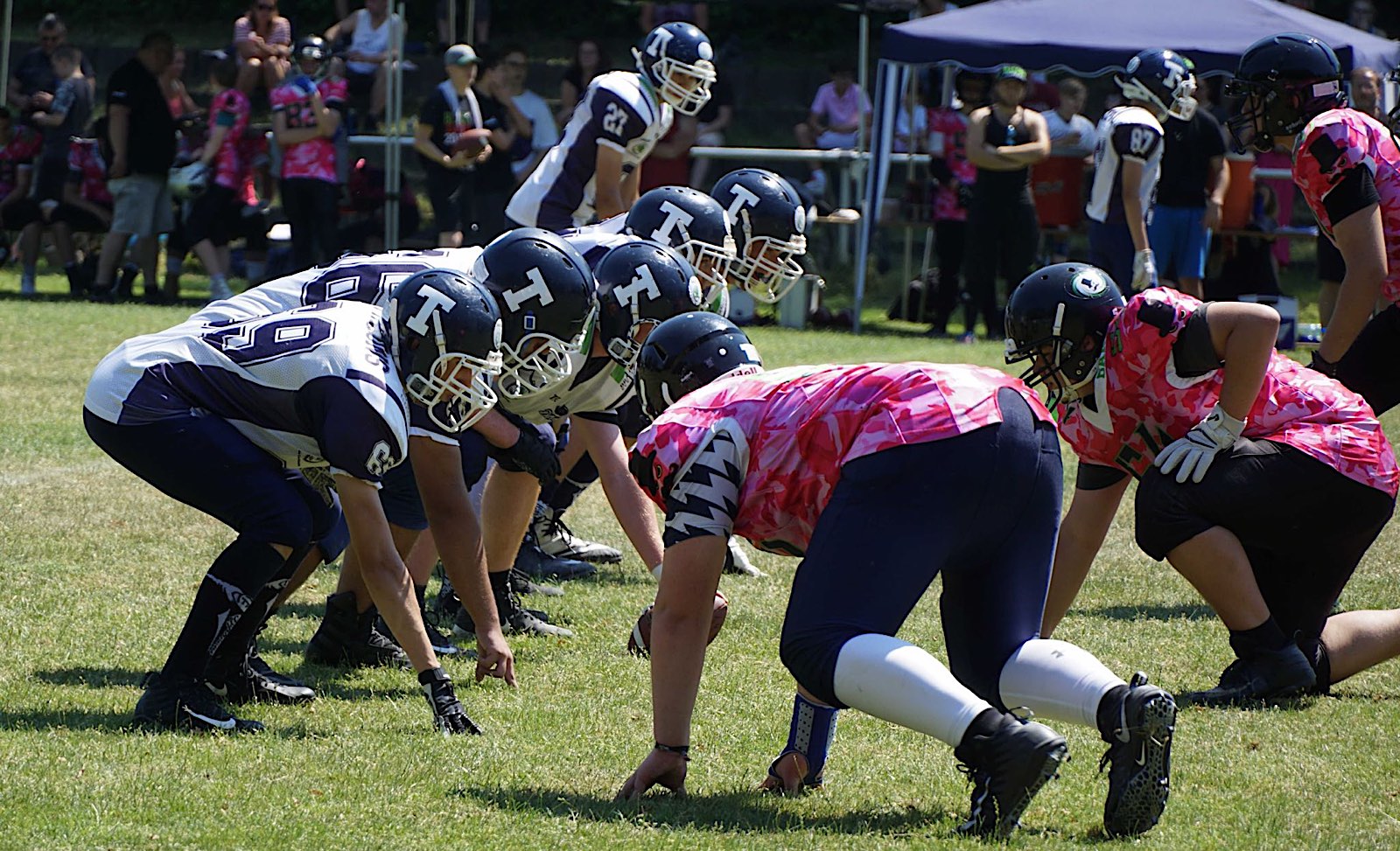 U16 TFG Typhoons in Weiß bei der Spielgemeinschaft Bochum Cadets Herne Black Barons Dorsten Reapers (Foto: Gerd Schmitz)