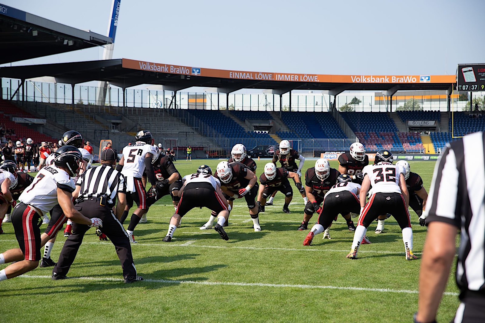 Die Offense Line, eine der Garanten für das hervorragende Laufspiel der Lions in 2019 (Foto:  Fabian Uebe)