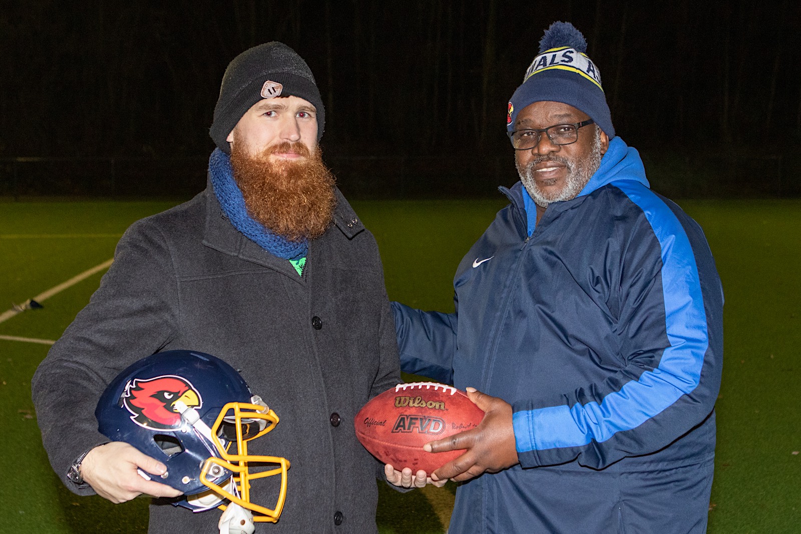 Coach Ferber mit Headcoach DJ Anderson Roland SchichoAssindia Cardinals