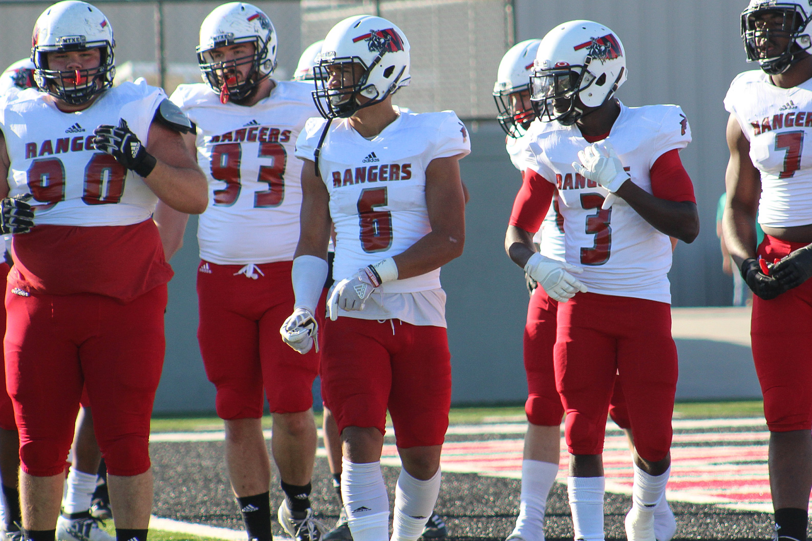 QuaShawn Gray 6 führt die Defense der Northwestern Oklahoma State University Rangers aufs Feld Emma Sporleder NWOSU