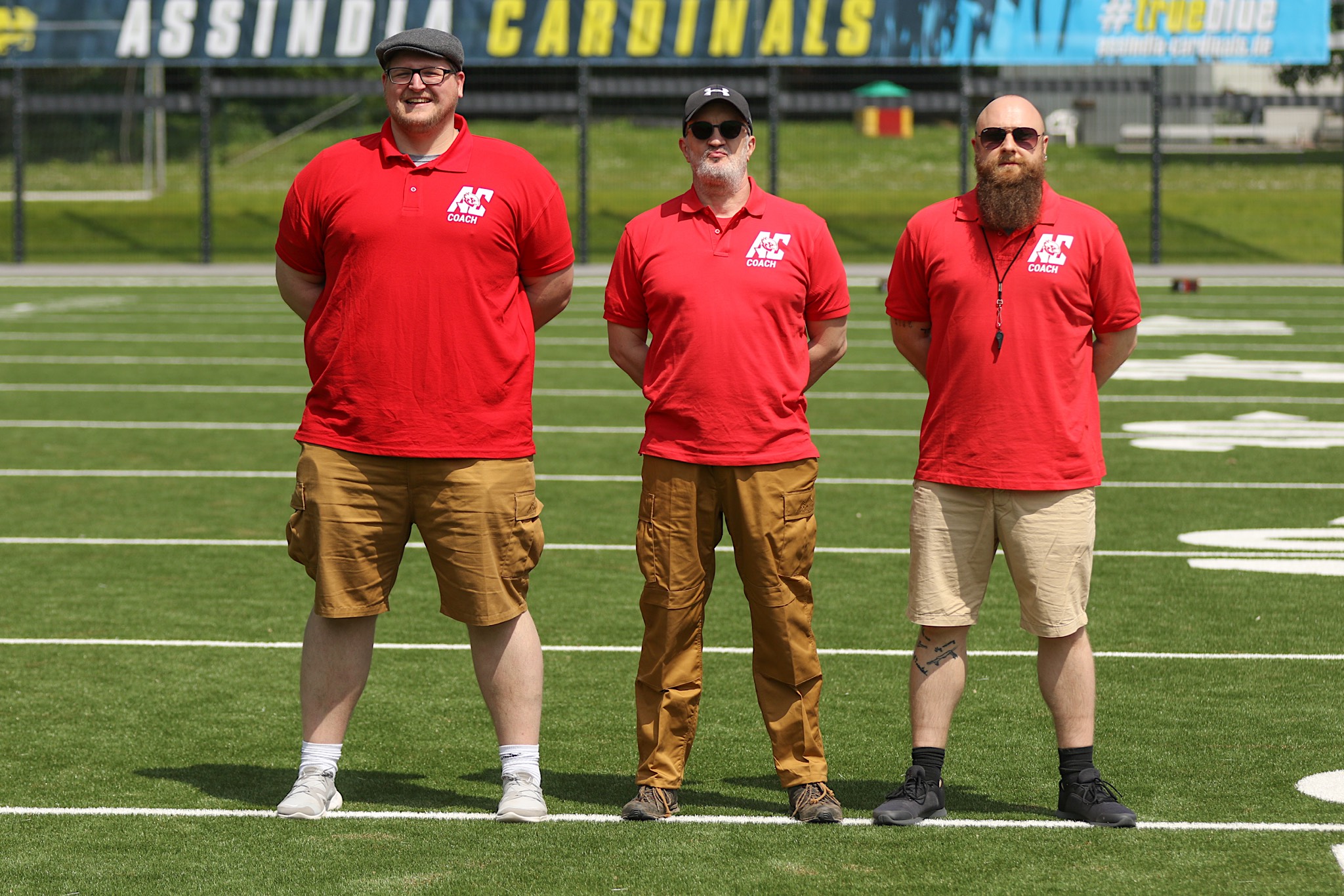 Offense Coordinator Florian "TicTac" Hartmann (links), Head Coach Bernd Janzen (mitte) & Defense Coordinator Klaudiusz Cholewinski (rechts) - Foto: Roland Schicho