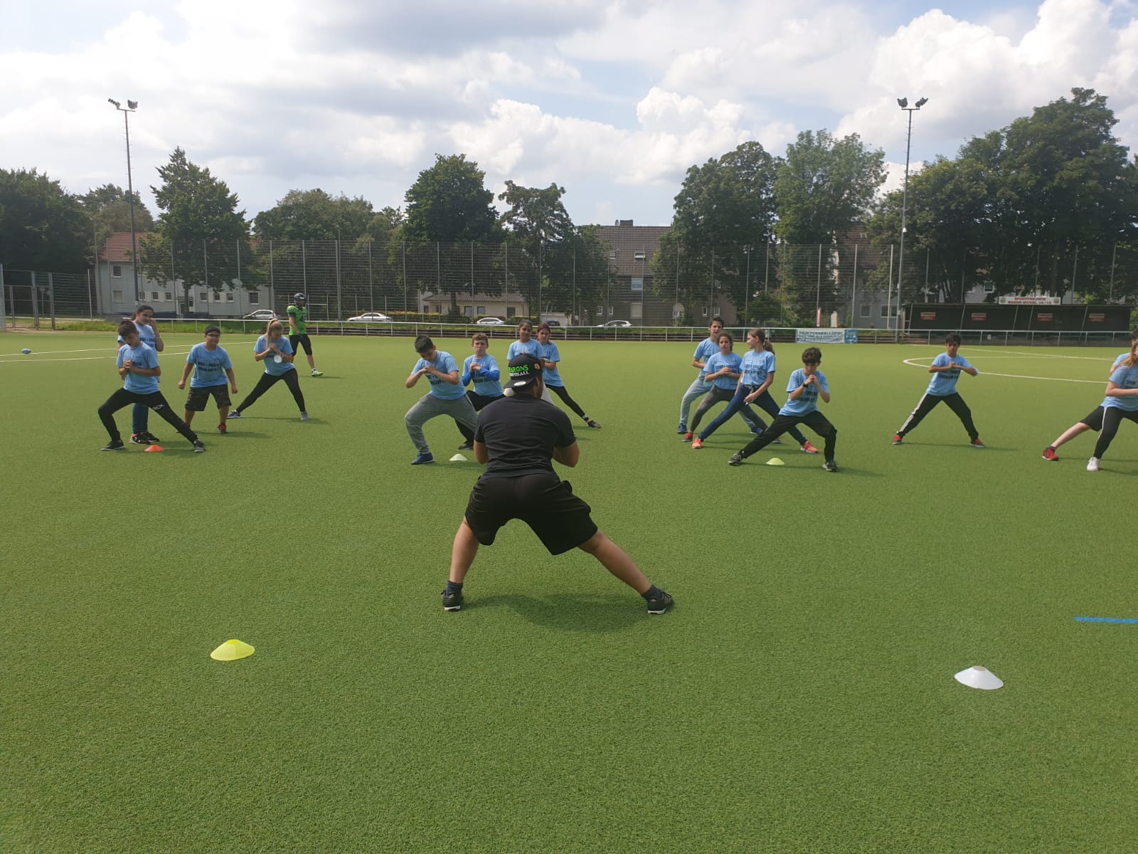 Black Barons unterstützen Stadtsportbund beim Feriencamp “Sport + Sprache" - Foto: Herne Black Barons