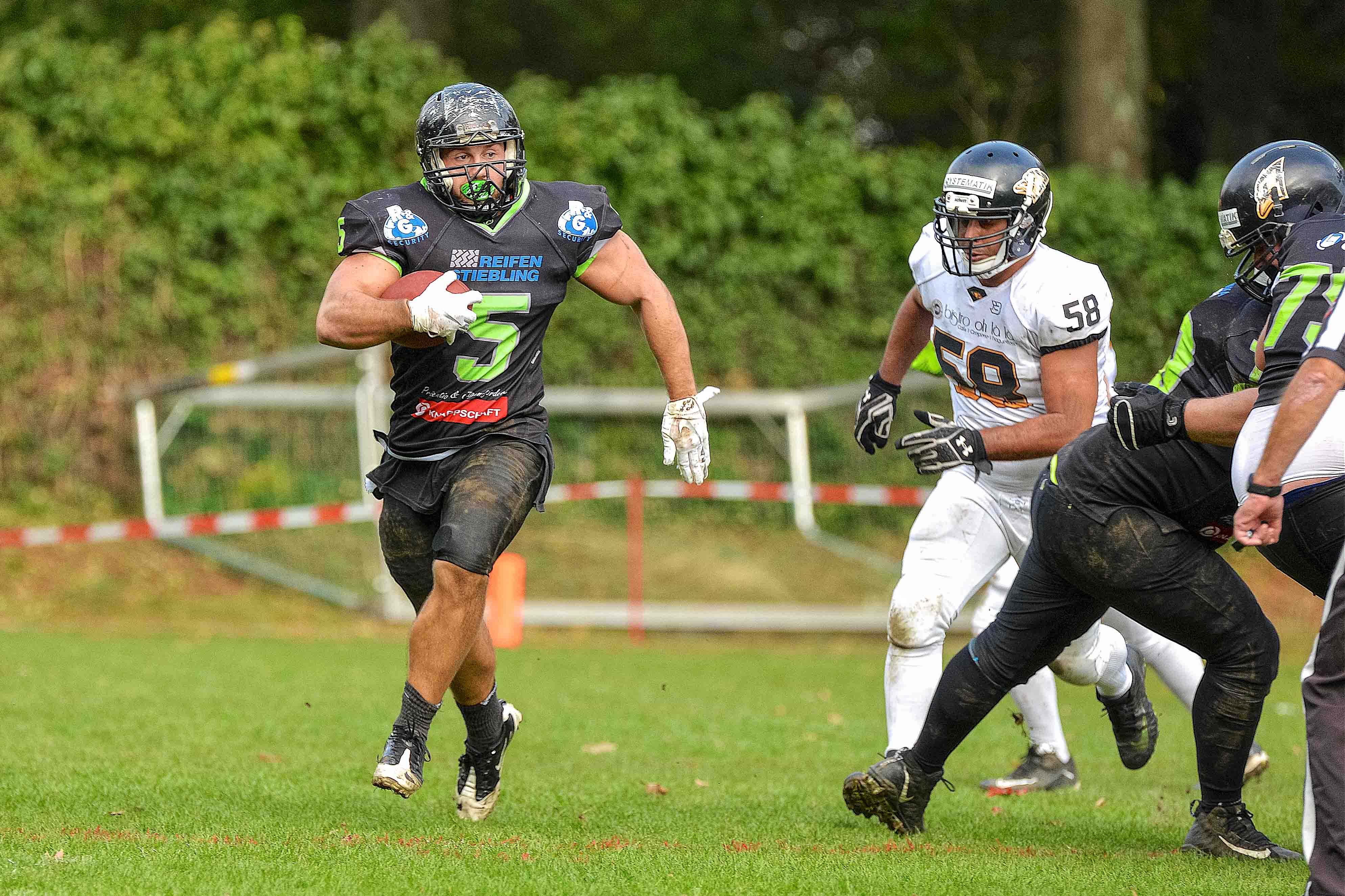 Rene Piecha wechselt zurück zu den Herne Black Barons (Foto: Oliver Jungnitsch)