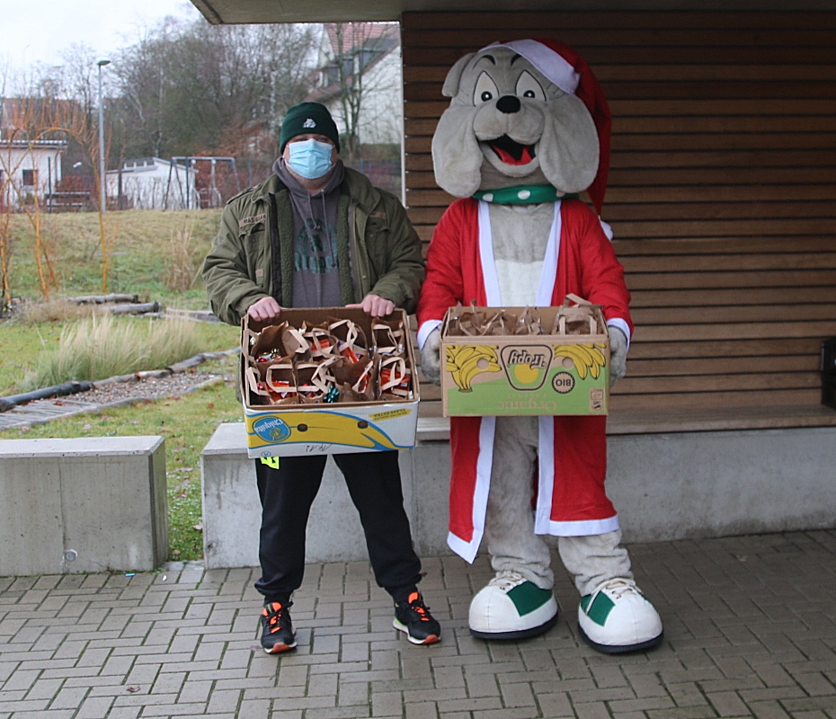 Eine Weihnachtsüberraschung der Bulldogs - Foto: Zarnke