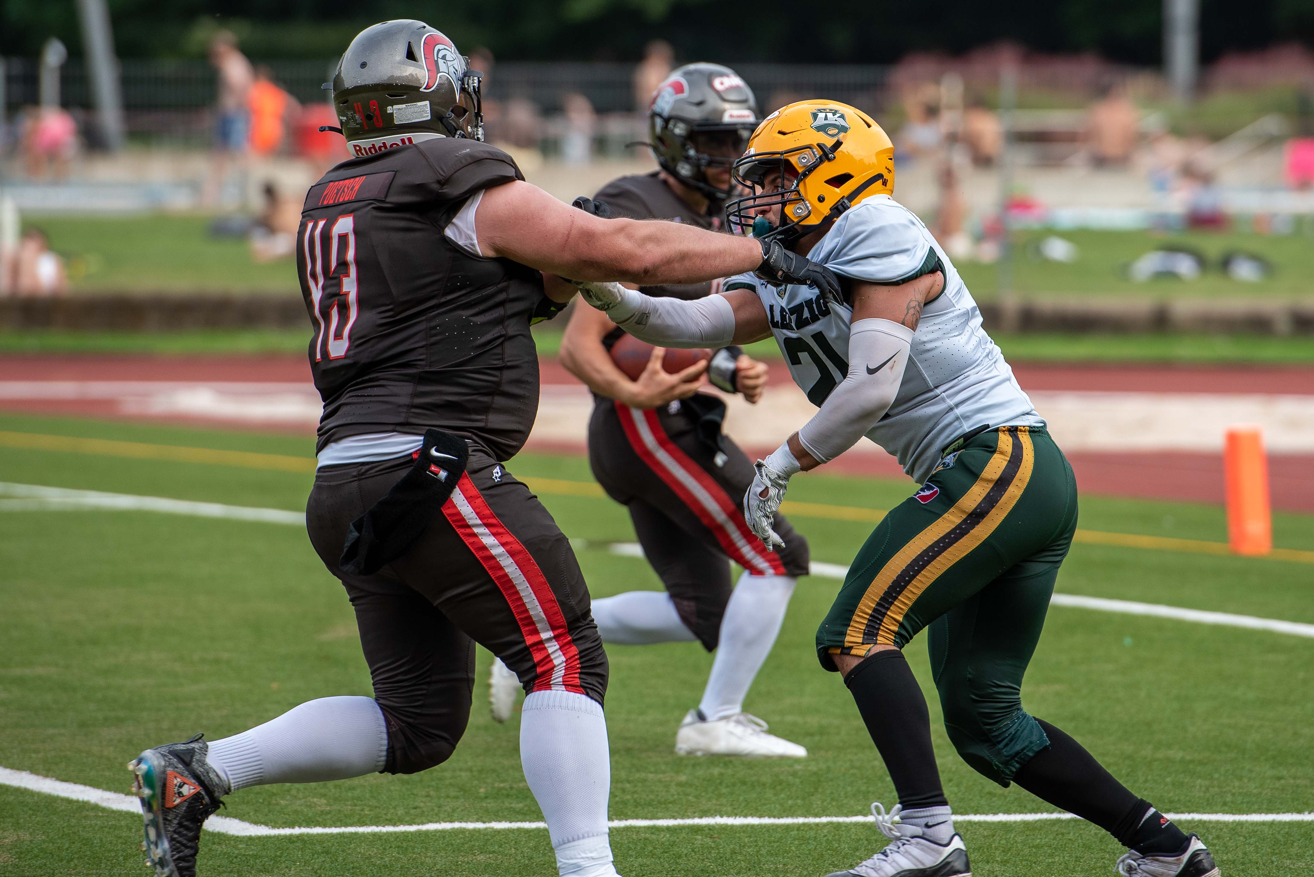 Safety Daniel Docal #21 (rechts) wechselt der aus der Elf (Leipzig Kings) zurück in die GFL (Foto: Oliver Jungnitsch)