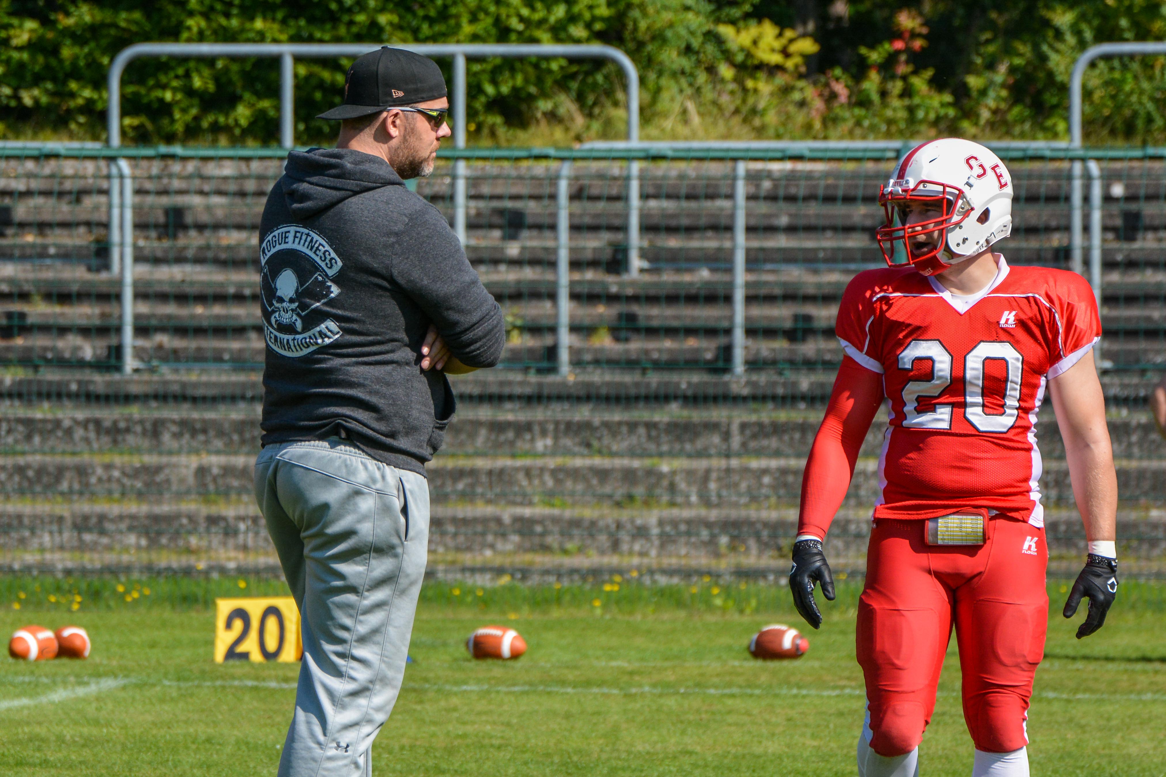 Bastian Grundmann (links) übernimmt bei den Gelsenkirchen Devils den Posten des Head Coaches (Foto: Oliver Jungnitsch)