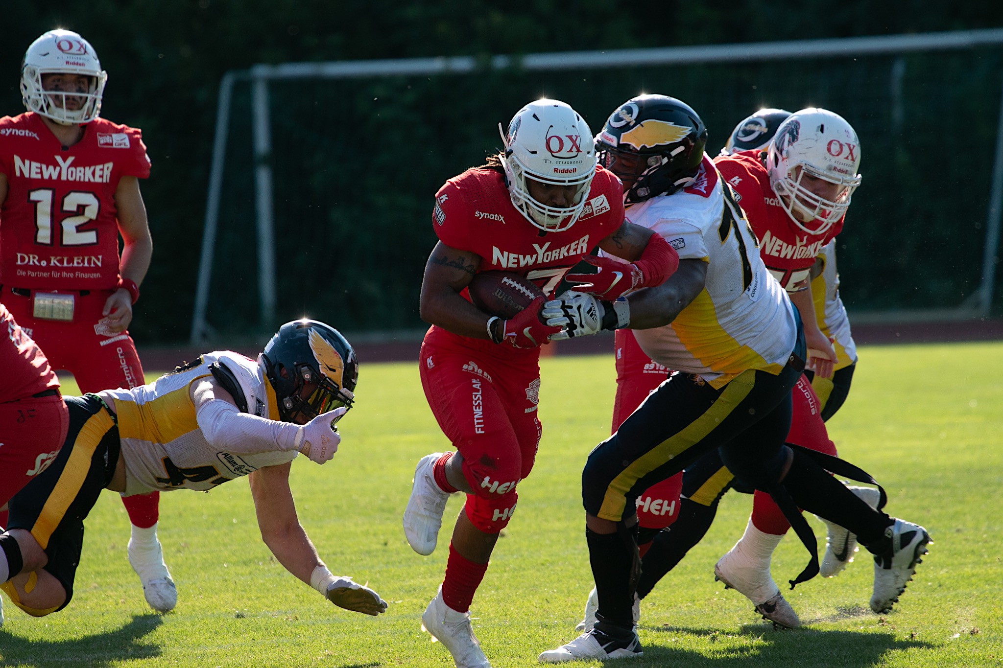 Foto: Fabian Uebe – WR #17 Tamsir Seck war sowohl als Receiver, als auch als Runningback, Passverteidiger und Returner im Einsatz