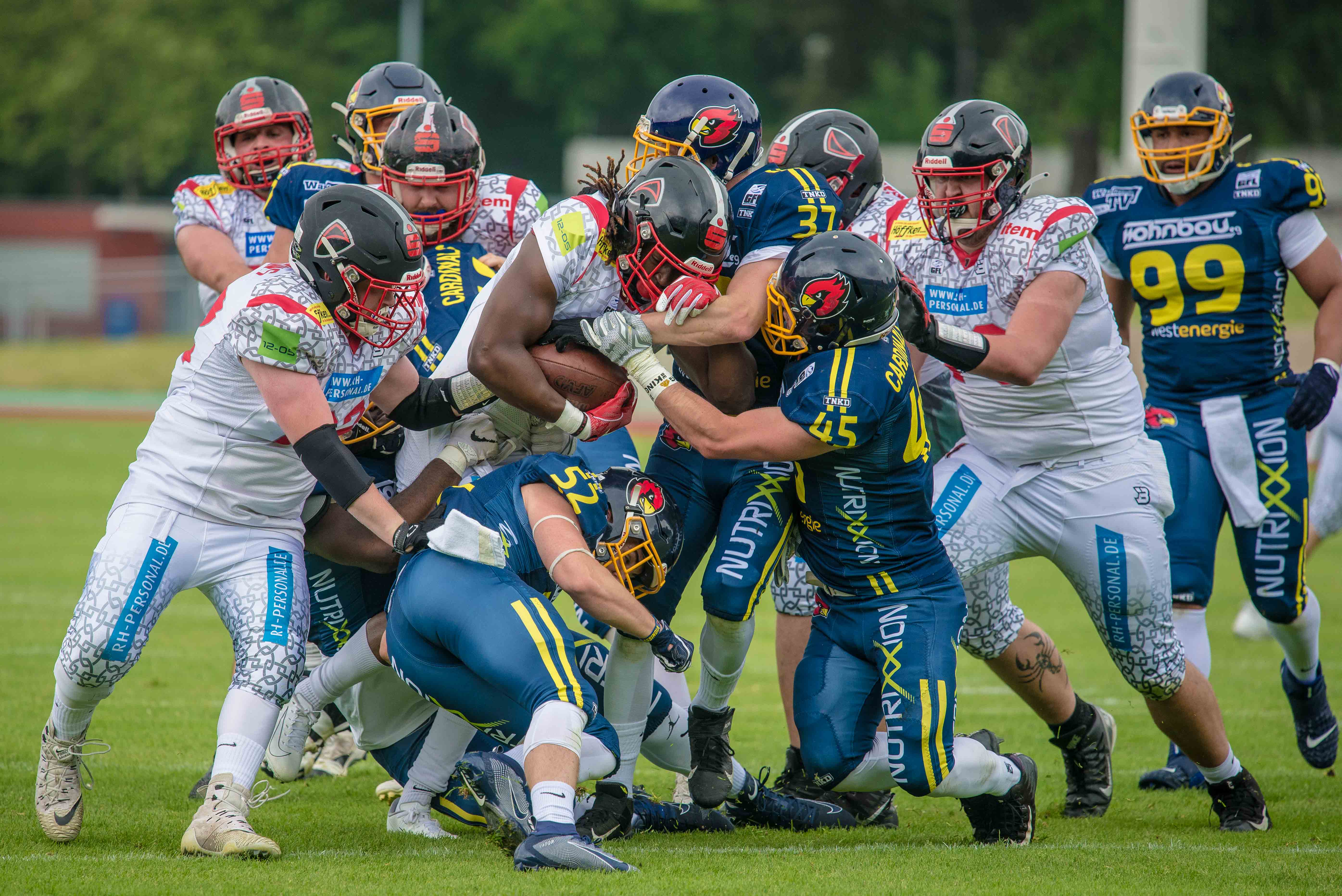 Am Sonntag geht es beim Westenergie Gameday um den Verbleib in der GFL2 - Foto: Oliver Jungnitsch