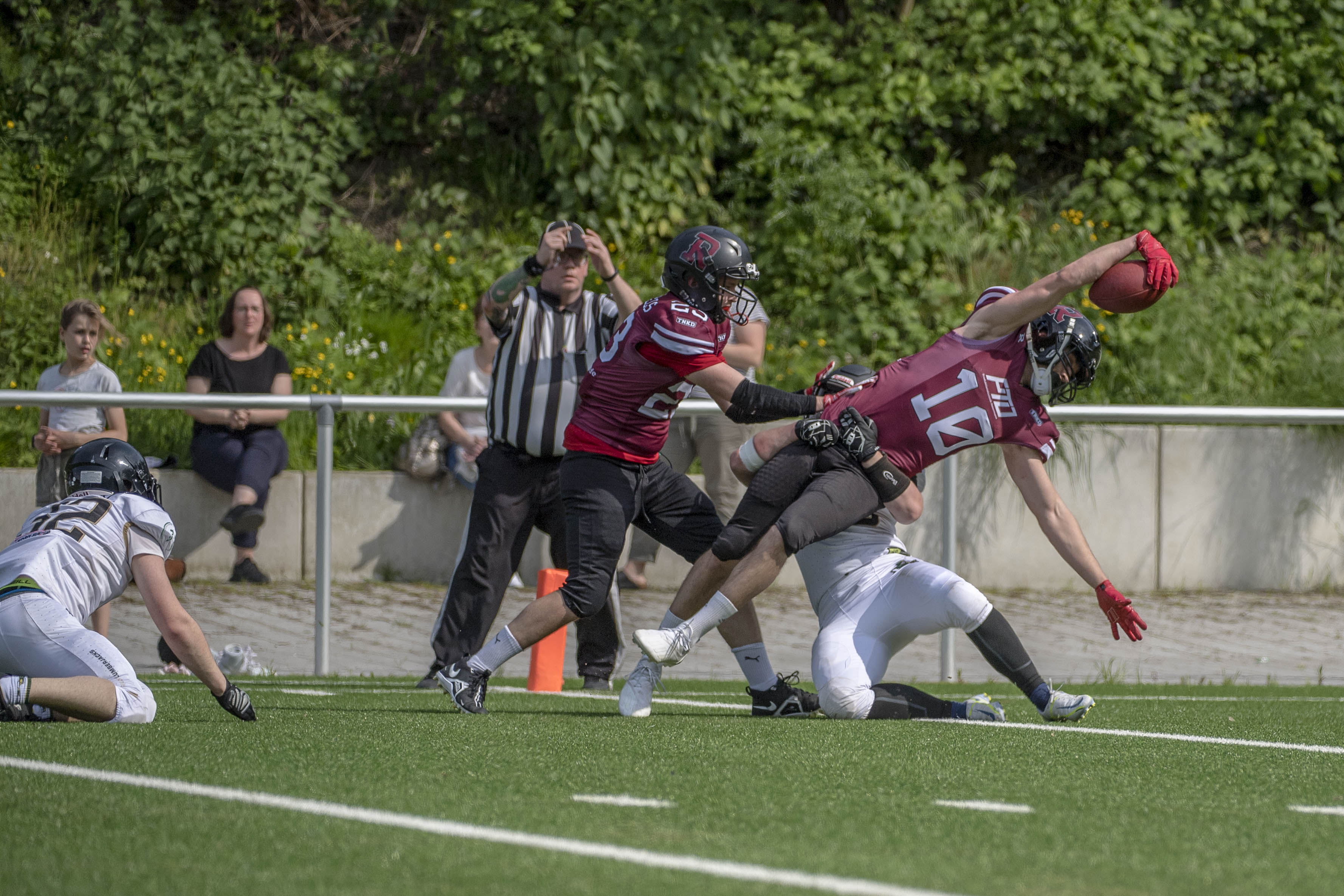 Offensive Power und solide Defense: Bochum Rebels feiern 54:0-Sieg über Lumberjacks - Foto: Oliver Jungnitsch