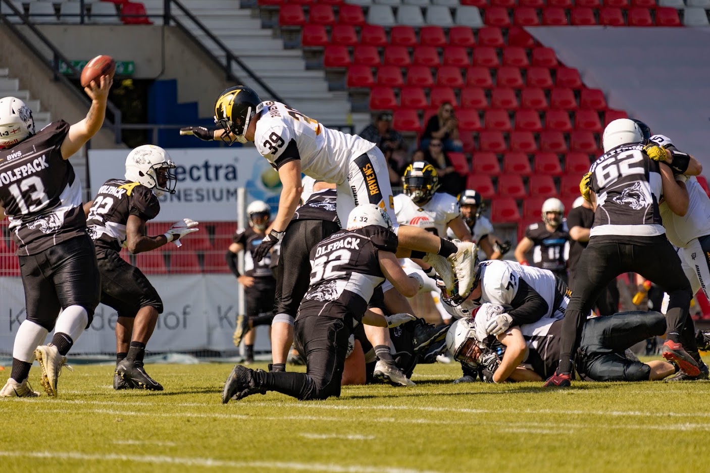 Ravens schlagen starke Wolfpack am Ende klar mit 45:14 - Foto: Alex Leifeld