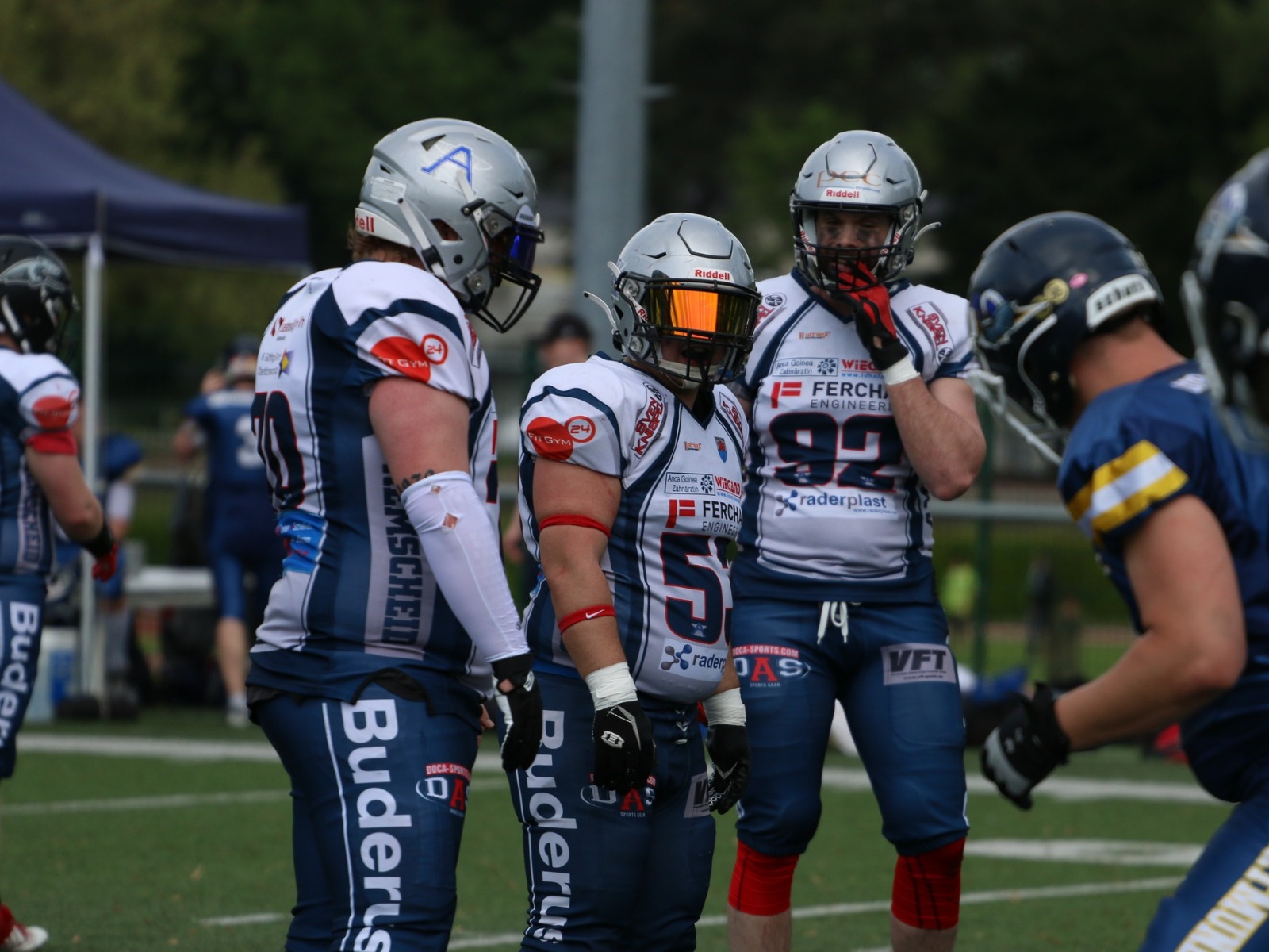 Defensive Tackle Luca Vetter (M.), dem im letzten Spiel der einzige Touchdown des Amboss gelang - Foto: CEPD Sport