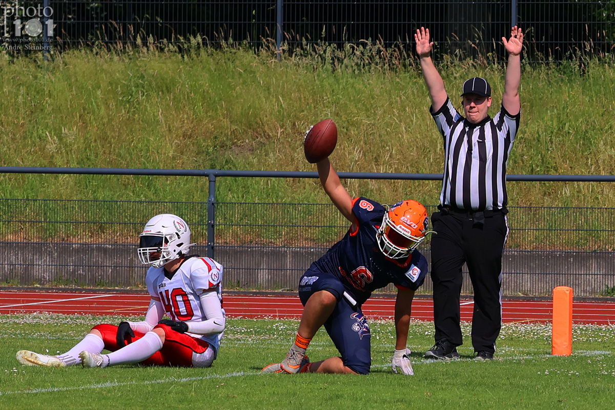 Oberhausen Tornados gewannen gegen die Neuss Gladiators - Foto: André Steinberg