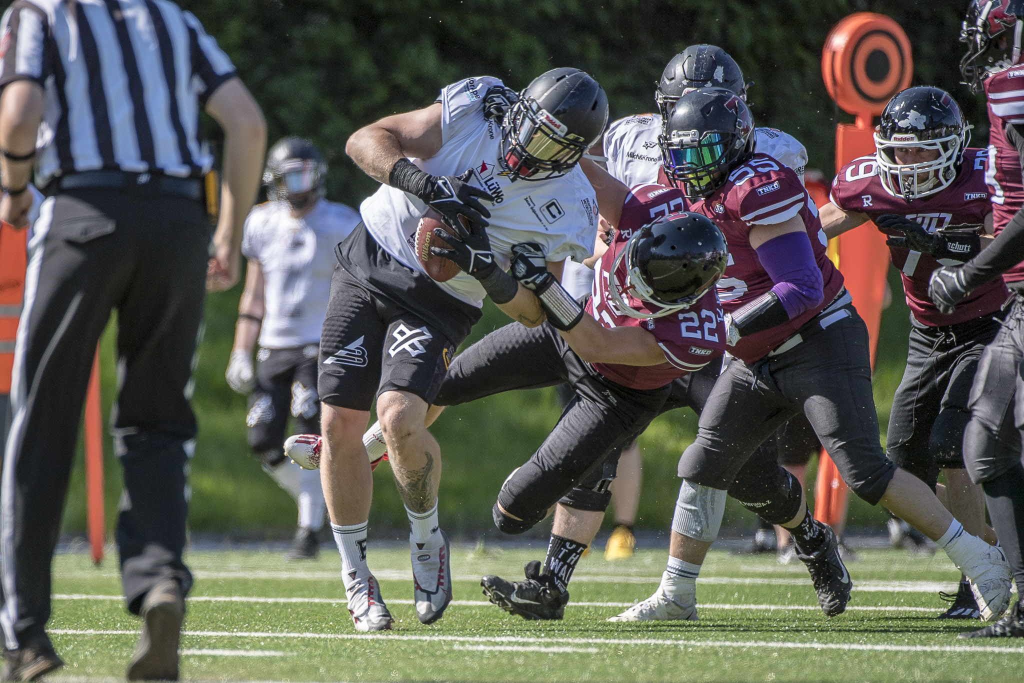 Die Lüdenscheid Lightnings empfangen am Samstag die Rebels aus Bochum.- Beide Teams werden sich einen packenden Kampf liefern und zeigen, was American Football in der Landesliga zu bieten hat (Foto: Oliver Jungnitsch)