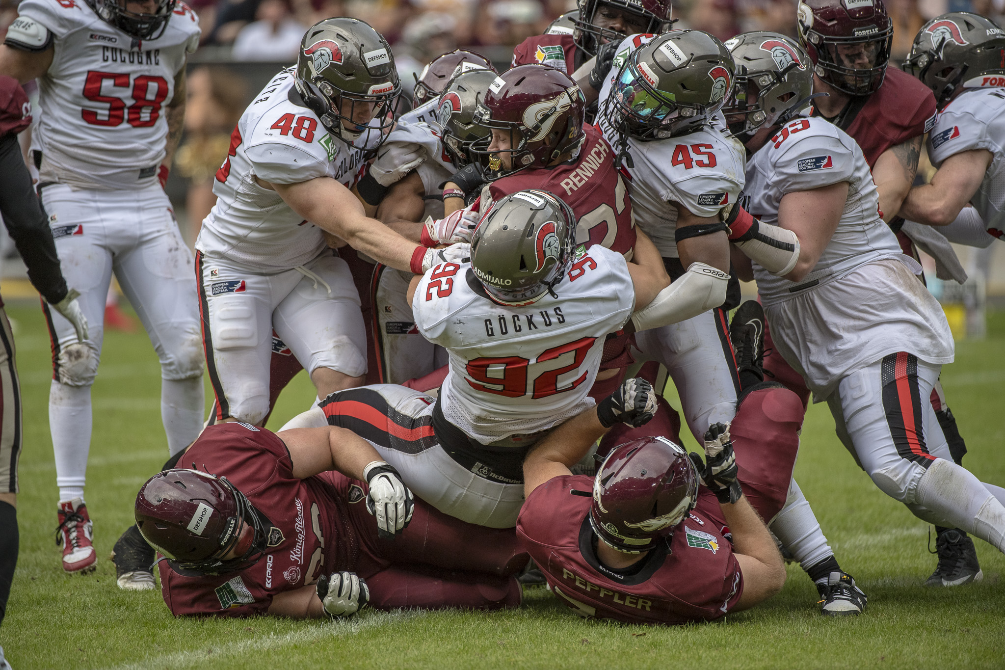 In der ELF gewinn Rhein Fire gegen die Cologne Centurions deutlich - Foto: Oliver Jungnitsch