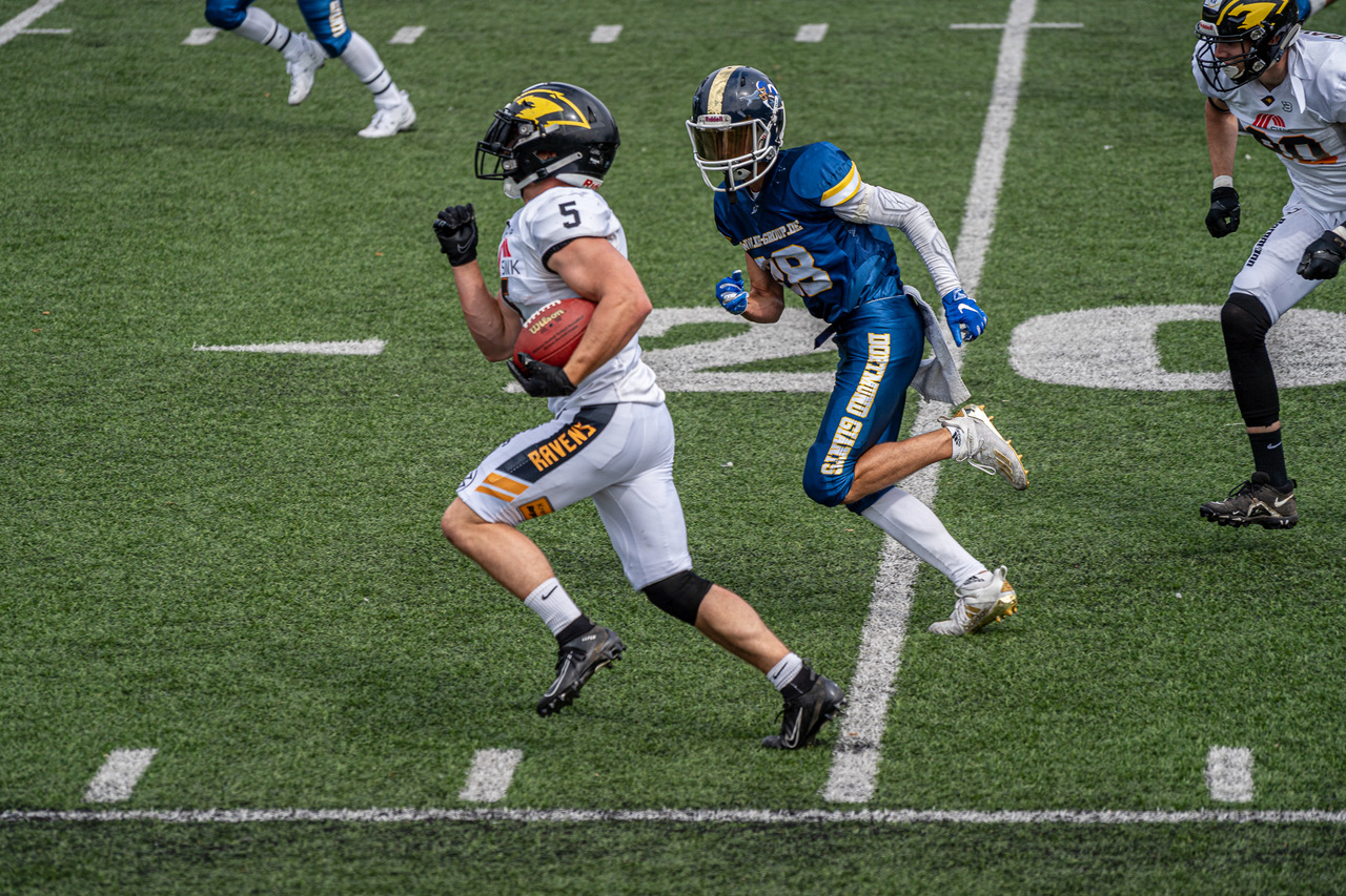 Sieg der Krefeld Ravens gegen die Dortmund Giants - Foto: Jörg Stappen