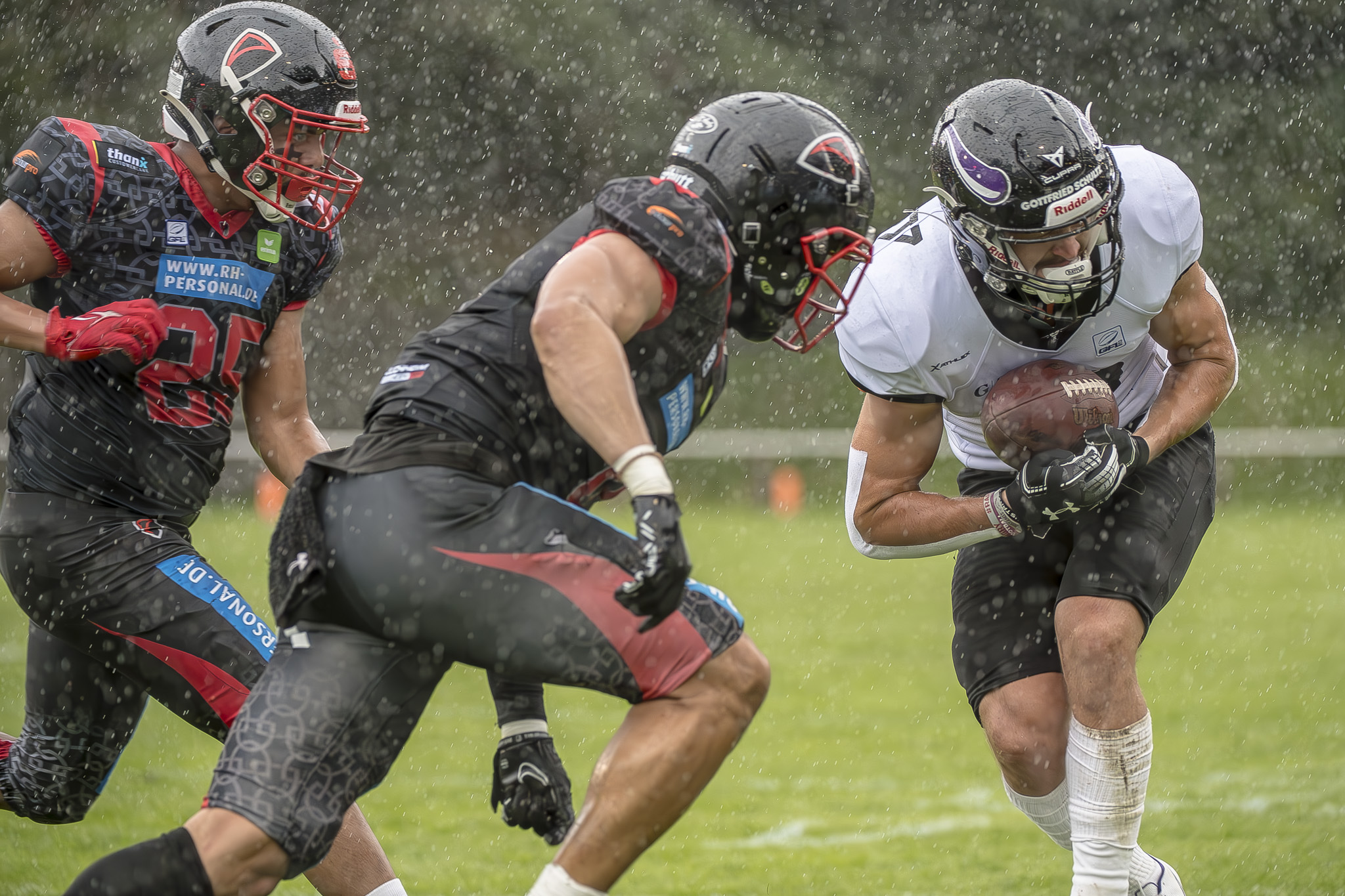 Enttäuschung für die Solingen Paladins: Heimniederlage gegen die Langenfeld Longhorns in der GFL2 Nord - Foto: Oliver Jungnitsch