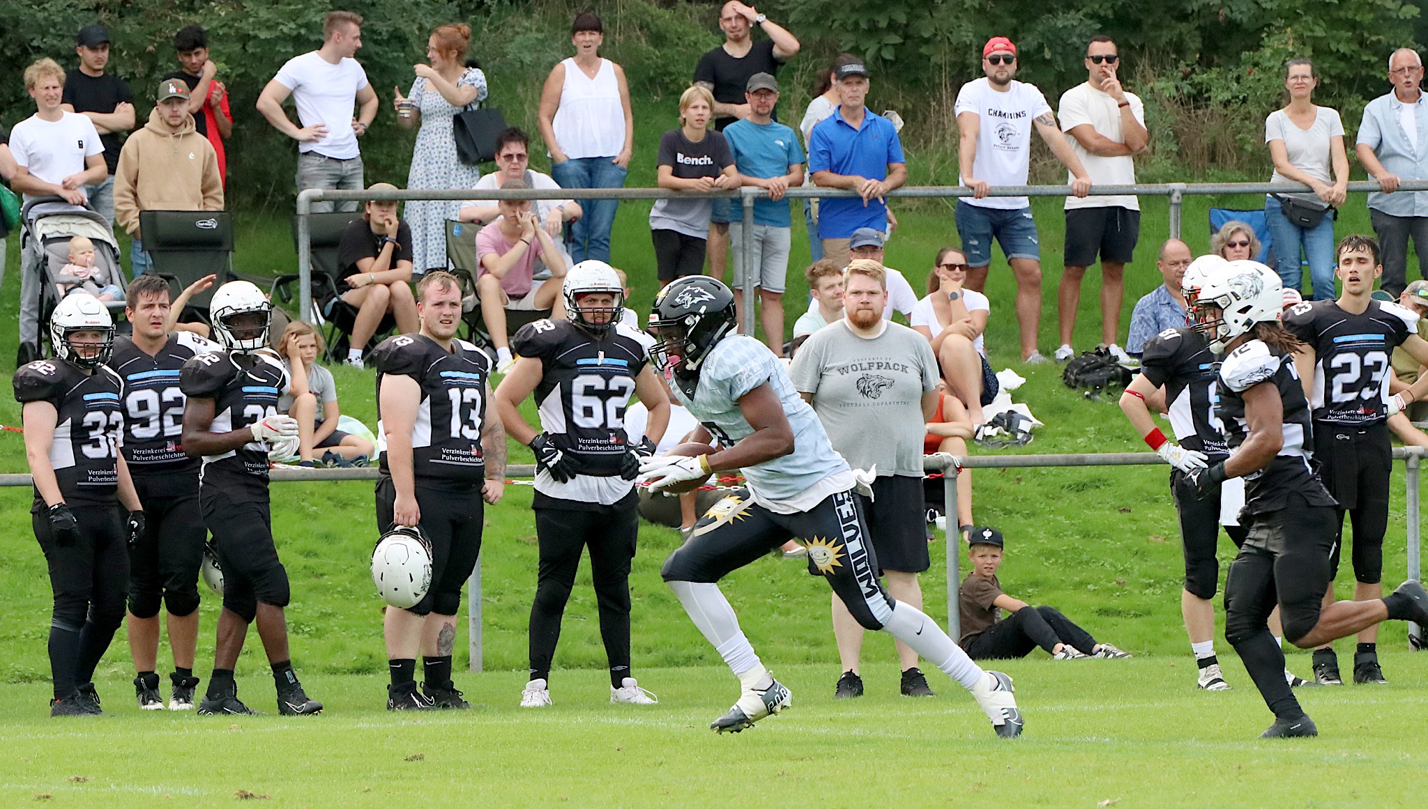 Willie Fedd jr. erzielet drei Touchdowns - Foto: DJK Dom Minden