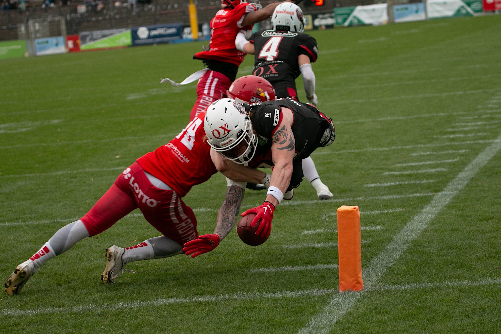 WR 17 Luc Meacham auf dem Weg zum TD - Foto: Fabian Uebe