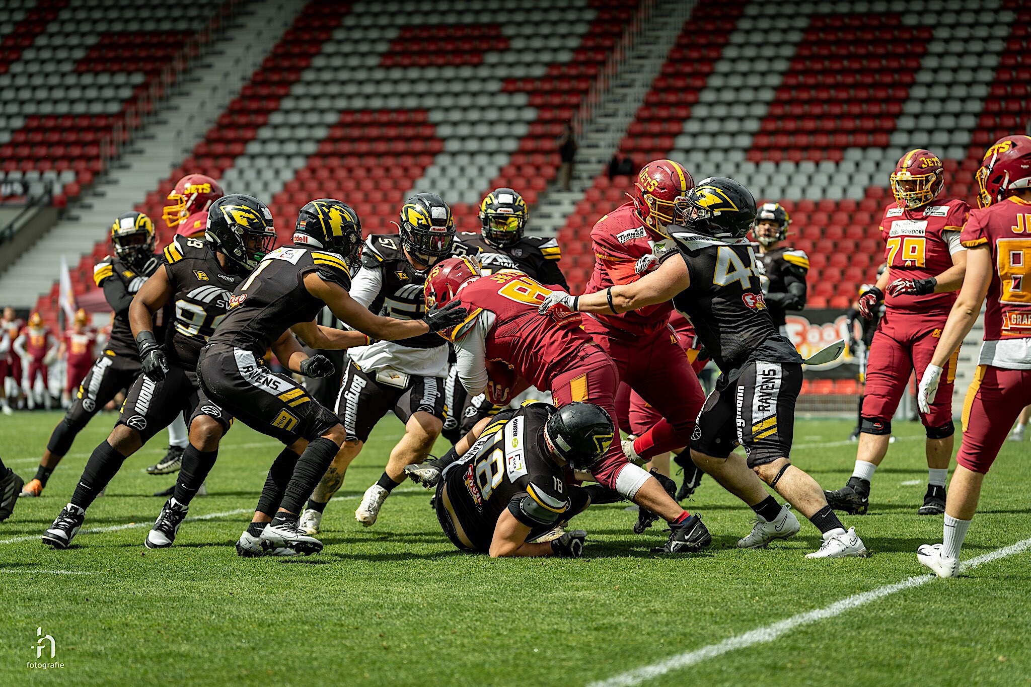 Ravens holen nächsten Sieg beim 46:14 gegen die Troisdorf Jets - Foto: Florian Haerdle