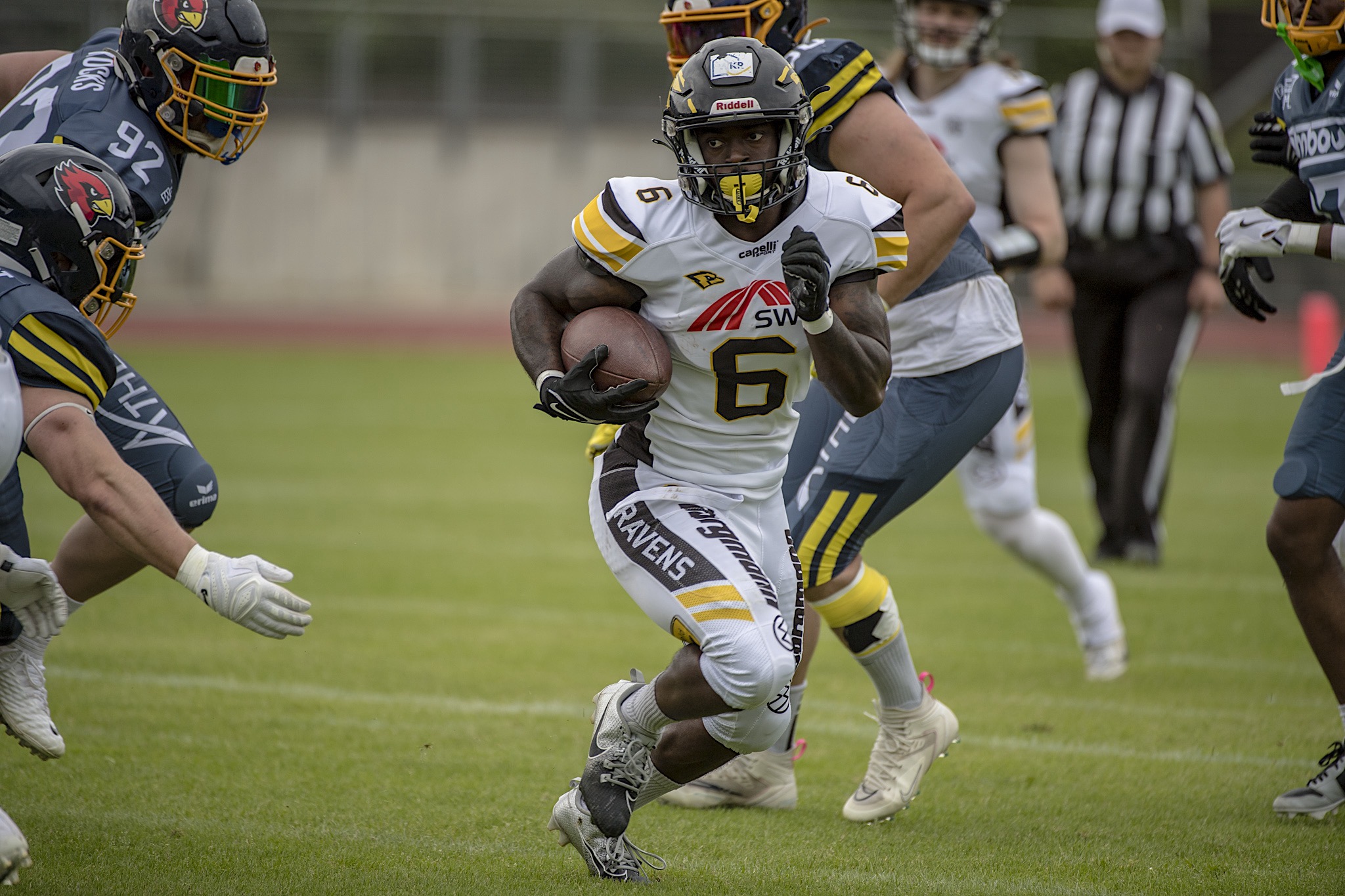 Ravens Runningback Akiva Wedge verlangte der Defense der Cardinals einiges ab - Foto: Nick Jungnitsch