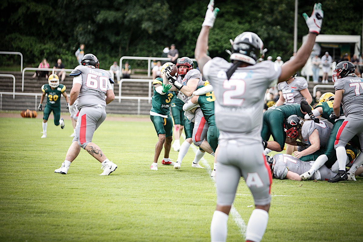 Revanche geglückt:  Die Solingen Paladins kehren mit einem 21:7 gegen die Cologne Crocodiles heim (Foto: Solingen Paladins)