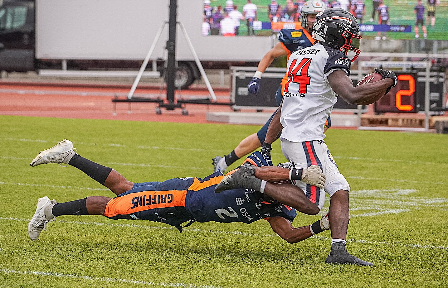 Die Rostock Griffins boten gemeinsam mit den Düsseldorf Panthern am WIRO Spieltag ein Football Spektakel, das einem Spitzenspiel würdig war - Foto: Annemarie Ulbricht
