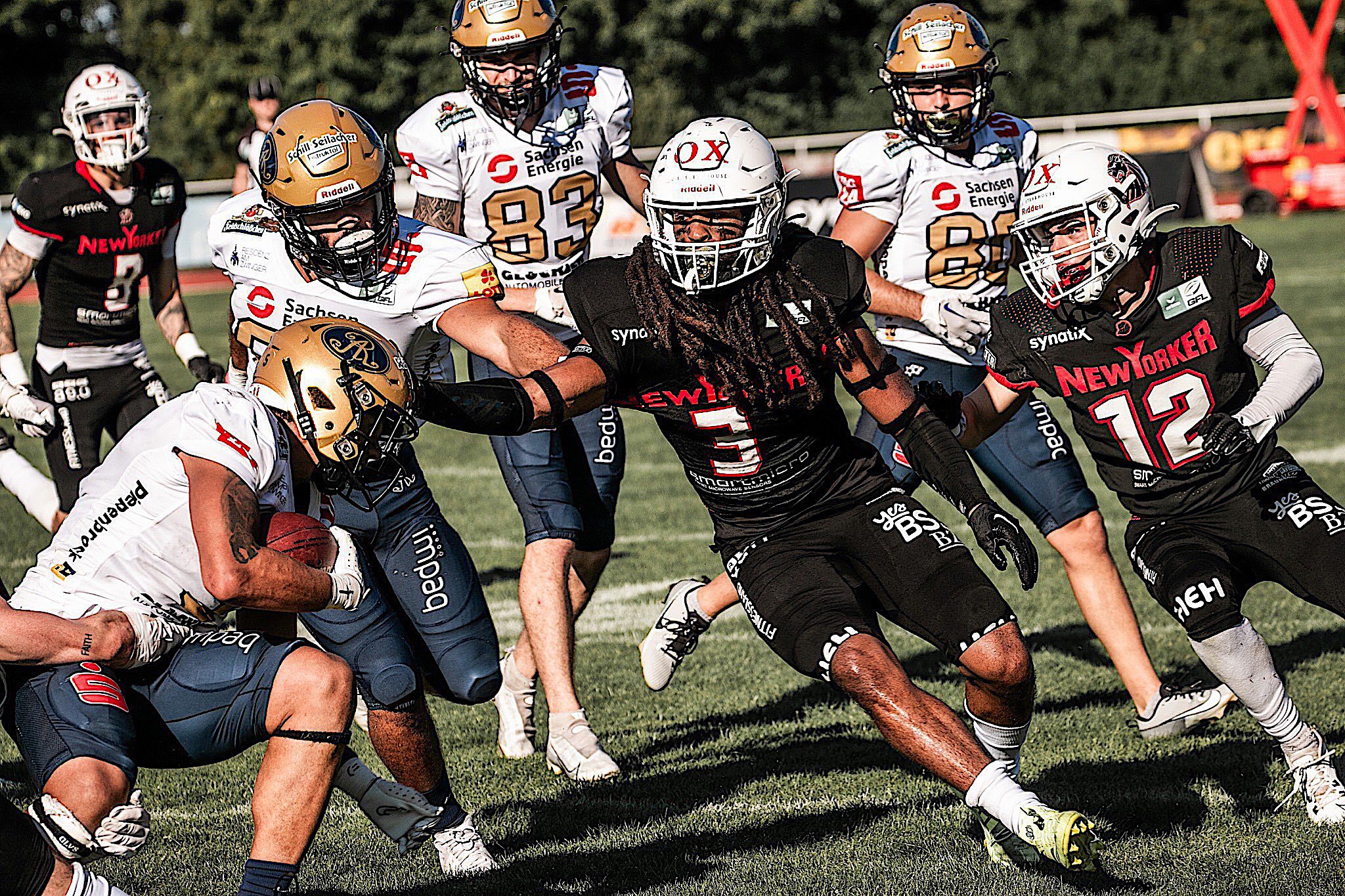 LB #3 Gee Stanley und die Defense der Lions zeigten eine starke Leistung - Foto: Fabian Uebe