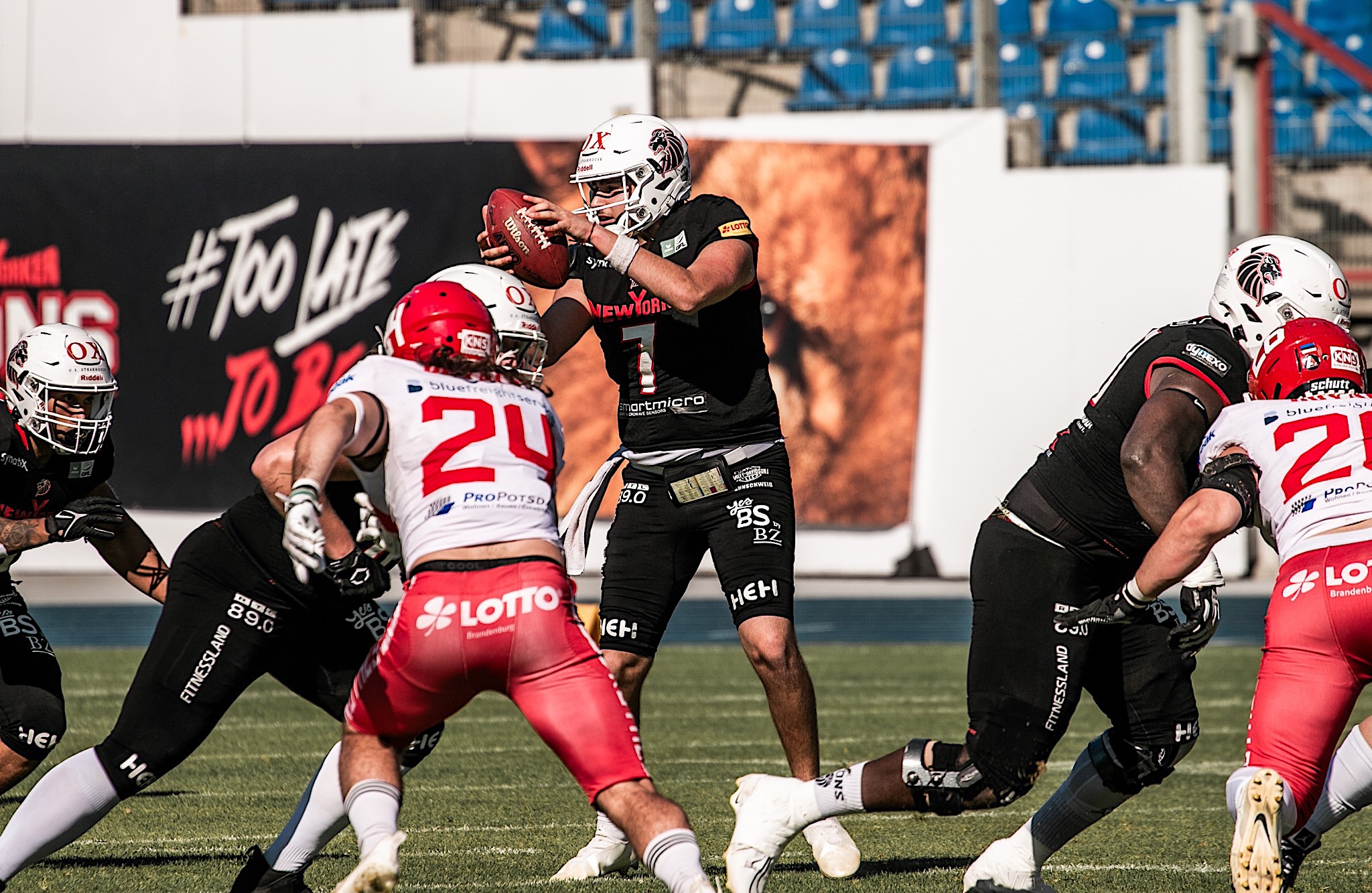QB 7 David Shafir hatte einen schweren Stand bei seiner Premiere - Foto: Fabian Uebe