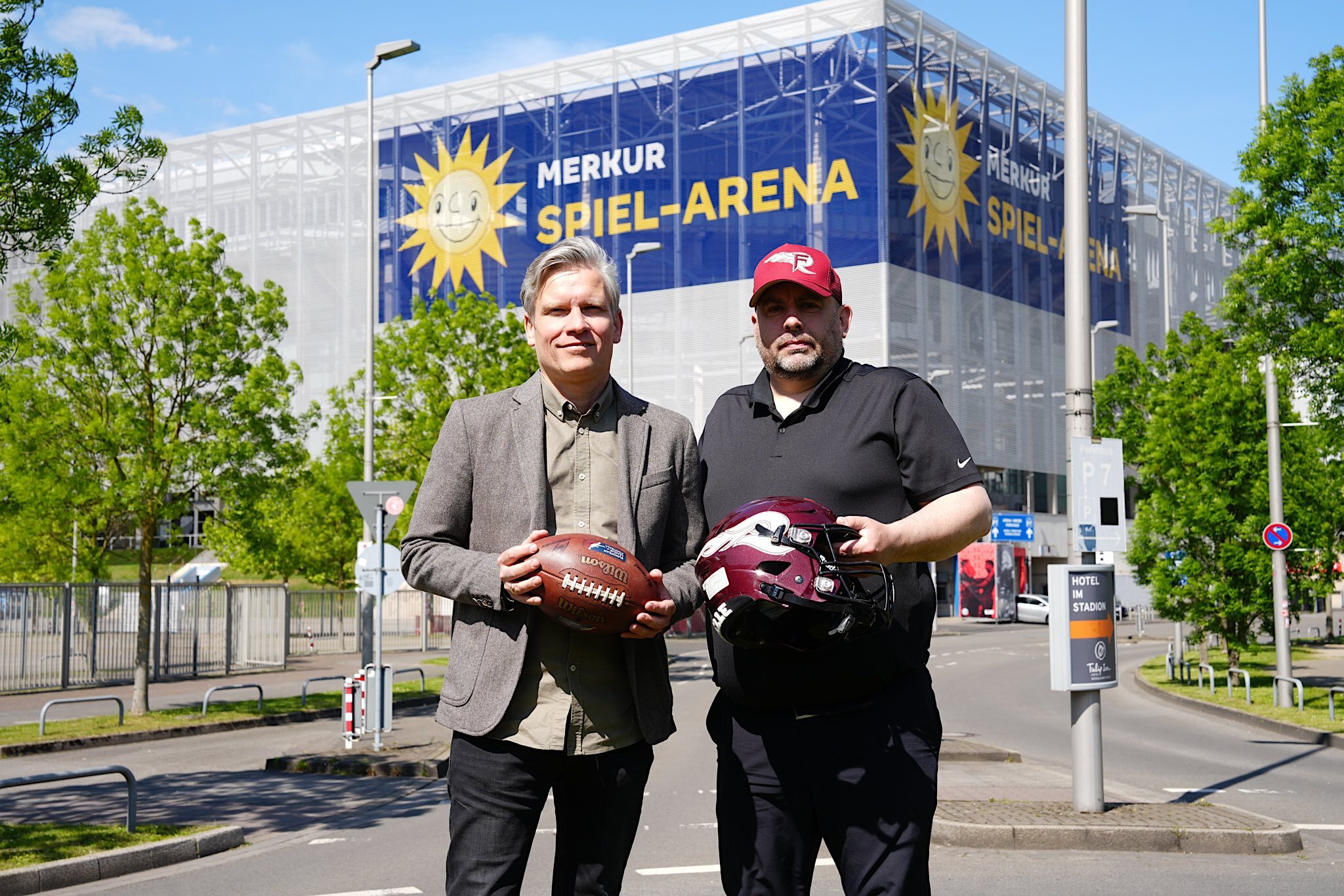 Merkur präsentiert den amtierenden ELF-Champion in Düsseldorf - Foto: Rhein Fire