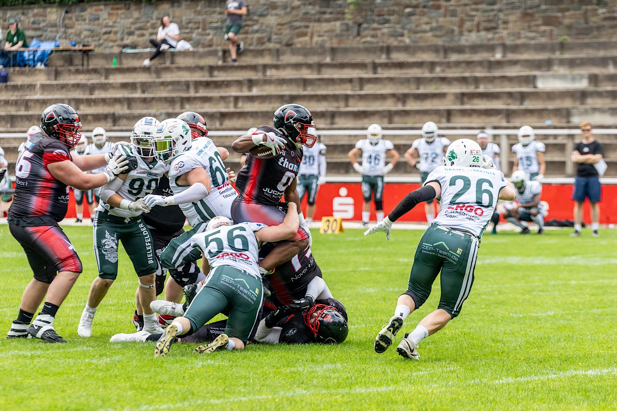 Die Solingen Paladins verlieren gegen die Bielefeld Bulldogs vor heimischer Kulisse mit 28:45 - Foto: Marc Junge