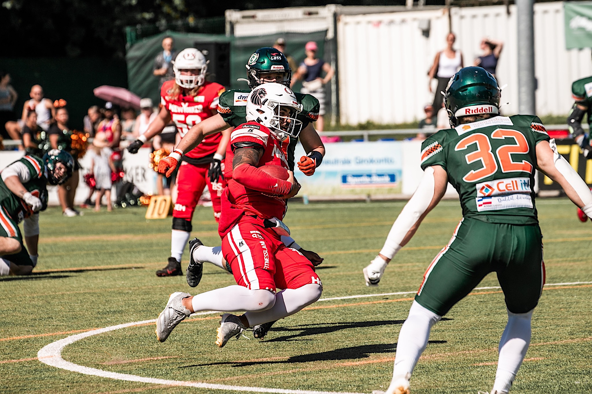 Quarterback Karé Lyles hatte es schwer - Foto: Fabian Uebe