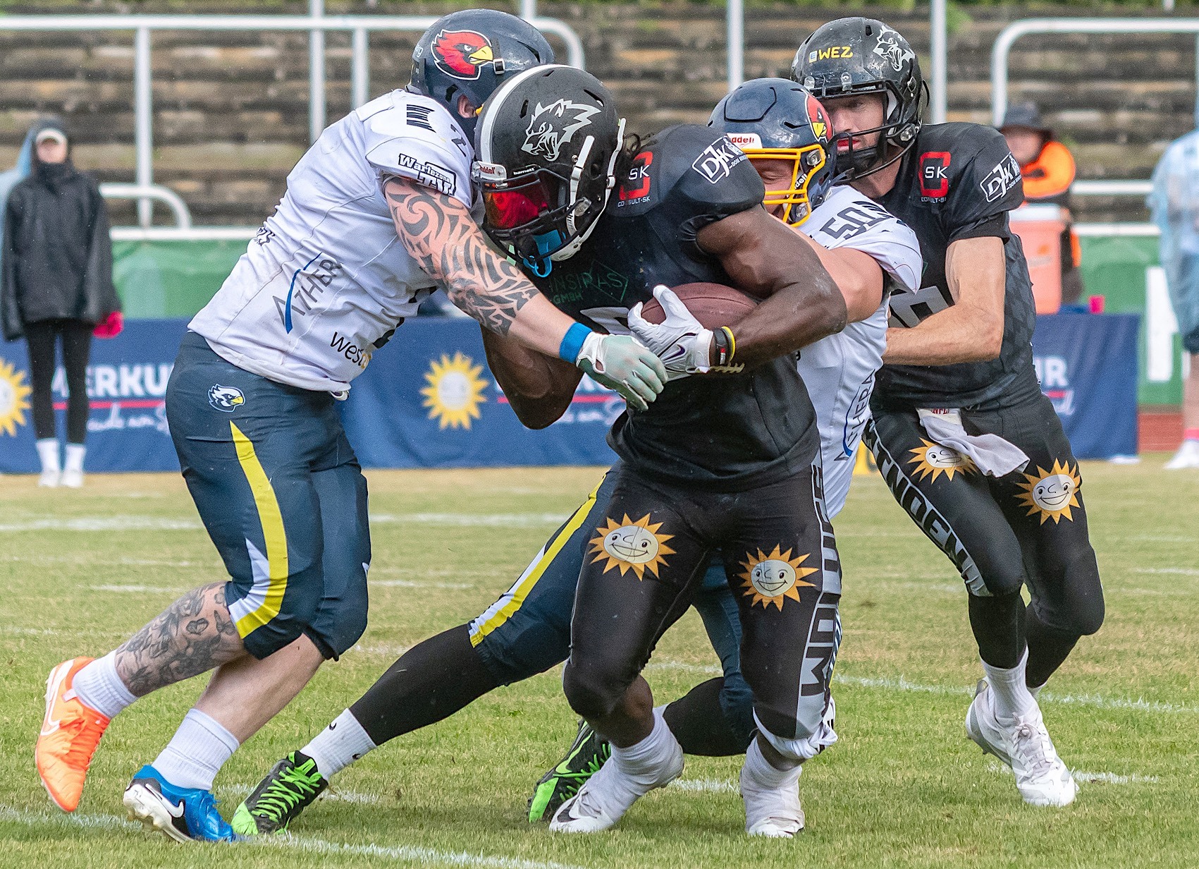 Jordon McKenzie war als Runningback lange Zeit auf sich allein gestellt, weil Essen Pässe auf die schnellen Mindener Receiver verhinderten - Foto: Florian Berge