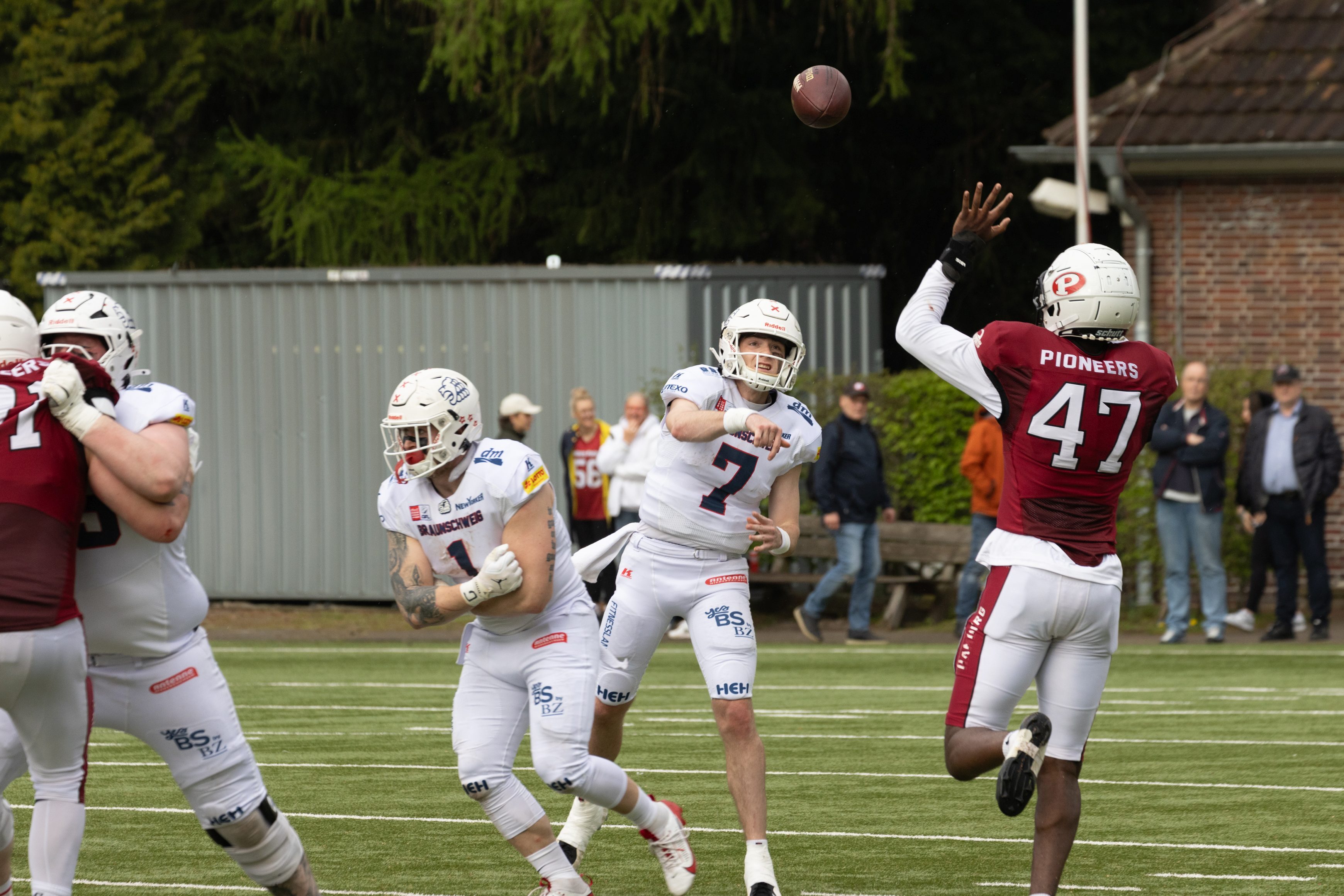 Quarterback #7 Ryon Thomas - Foto: Fabian Uebe