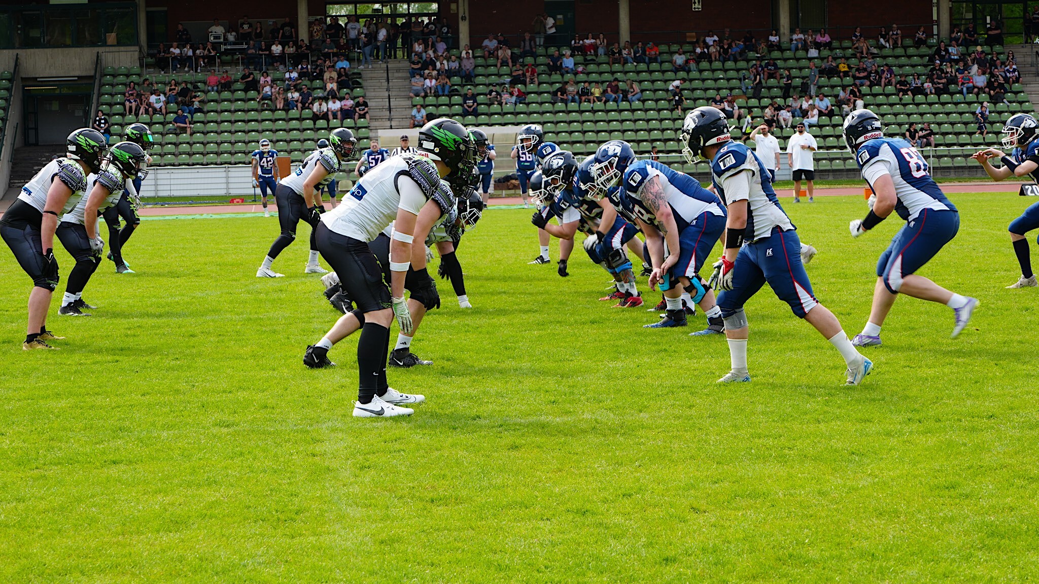 Dei Lippstadt Eagles starten mit einer Niederlage bei den Recklinghausen Chargers in die neue Spielzeit - Foto: Lippstadt Eagles