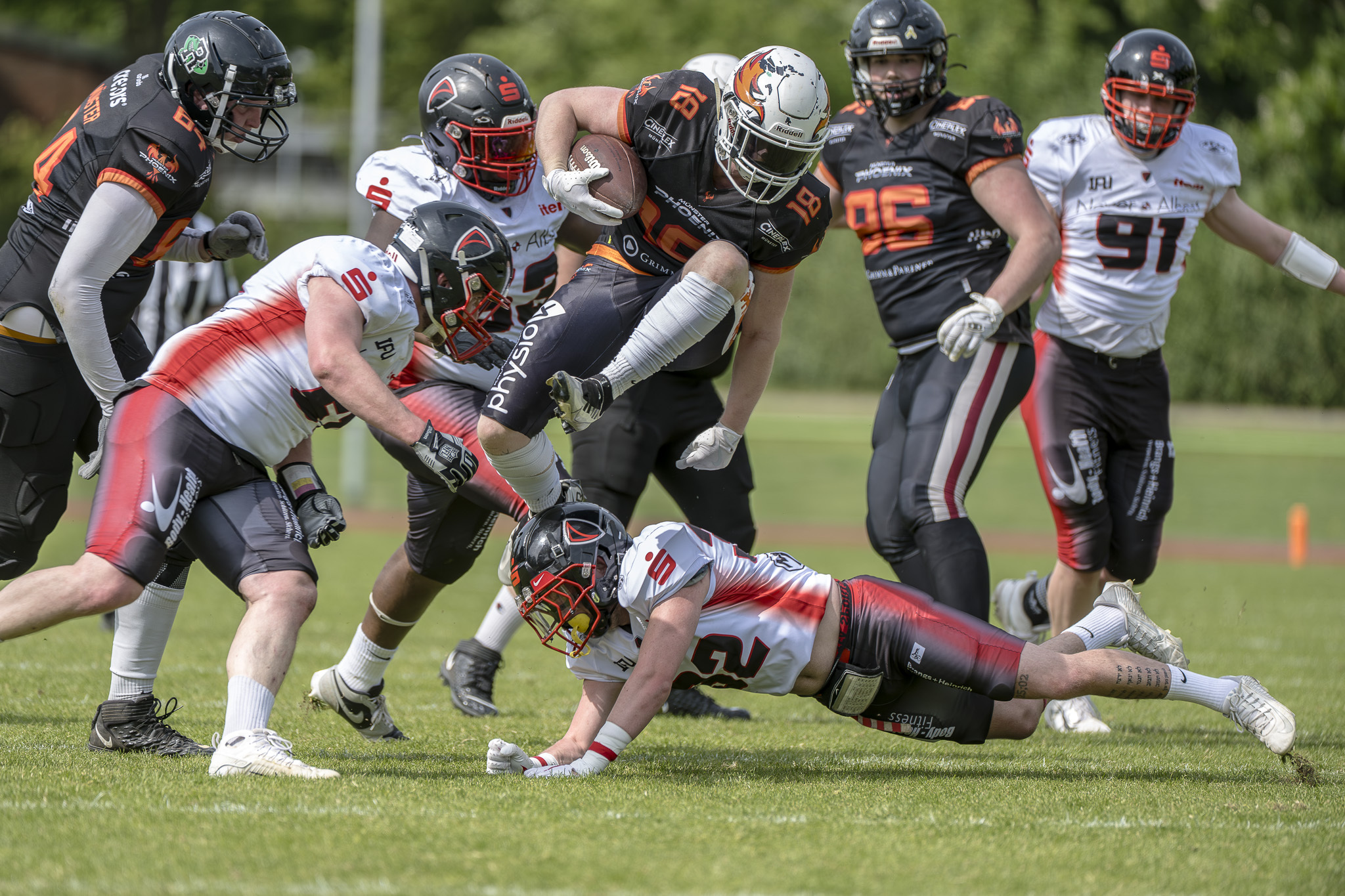 Die Münster Phoenix erzielten 50 Punkte gegen die Solingen Paladins- im Bild Runningback Bjarne Middendorf (Foto: Oliver Jungnitsch)