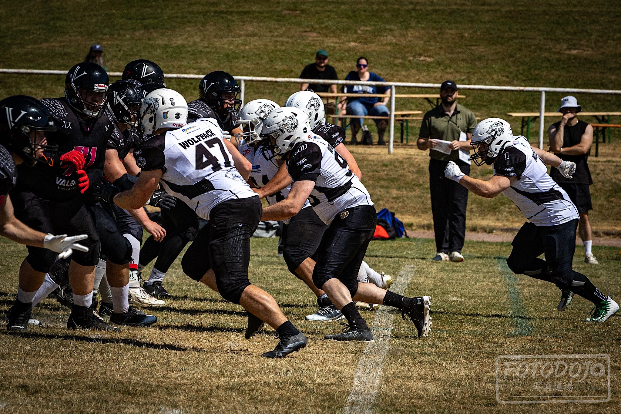 MG Wolfpack im Vorwärtsgang hier Spielszene aus Partie gegen Aachen - Foto: Sebastian Zajac
