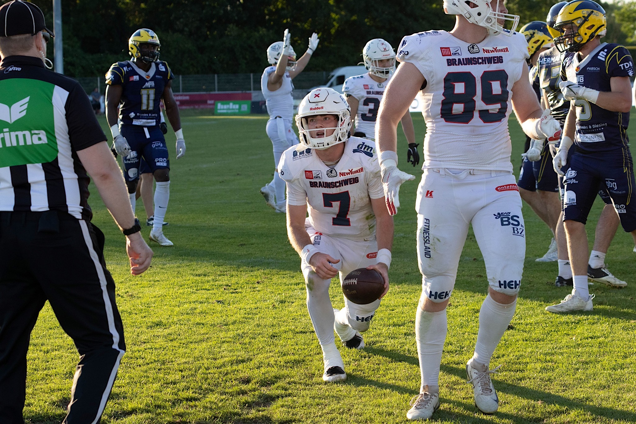 QB 7 Ryon Thomas allein war machtlos - Foto: Fabian Uebe