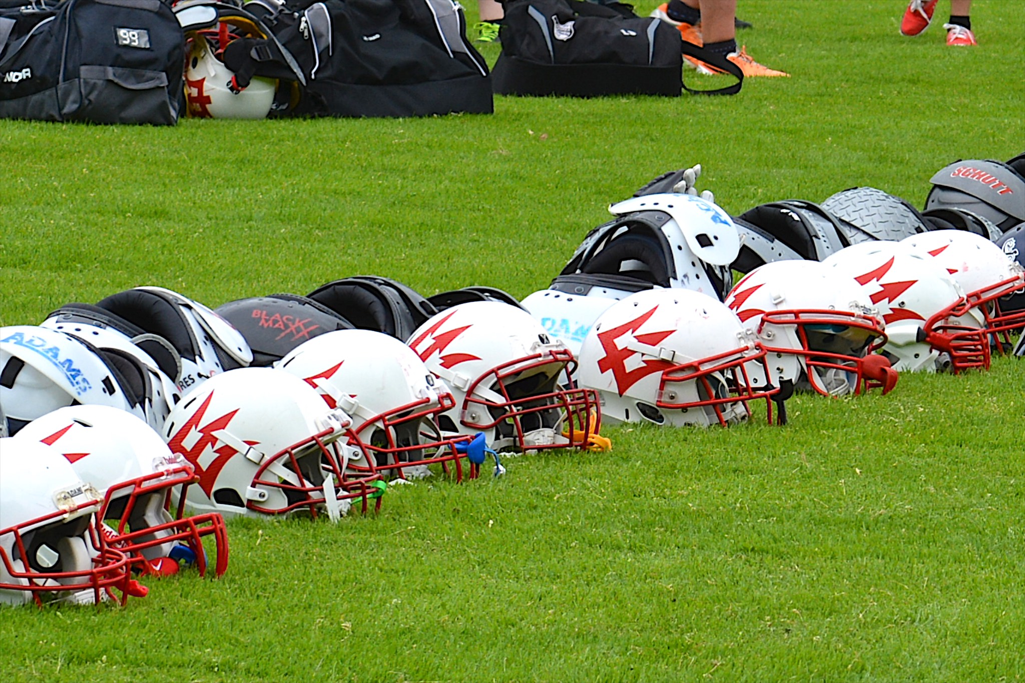 Gelsenkirchen Devils Helme (Archivfoto: ©Oliver Jungnitsch)